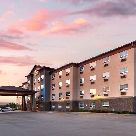 Best Western Plus Peace River Hotel & Suites Екстериор снимка
