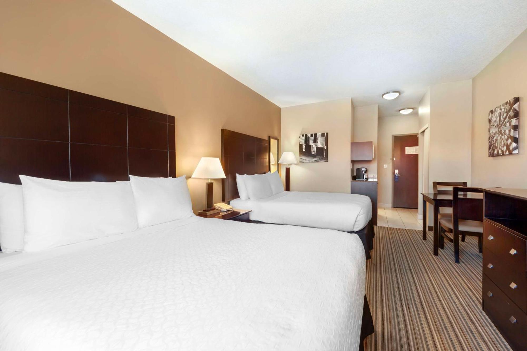 Best Western Plus Peace River Hotel & Suites Екстериор снимка