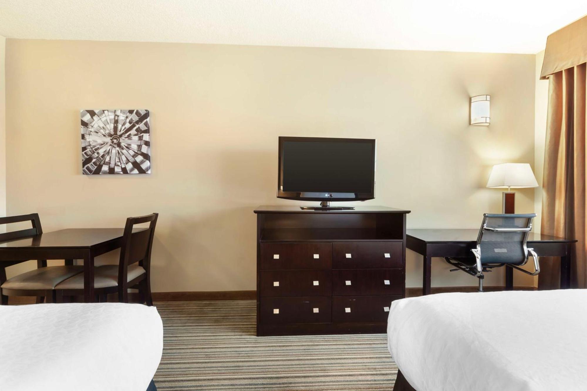 Best Western Plus Peace River Hotel & Suites Екстериор снимка