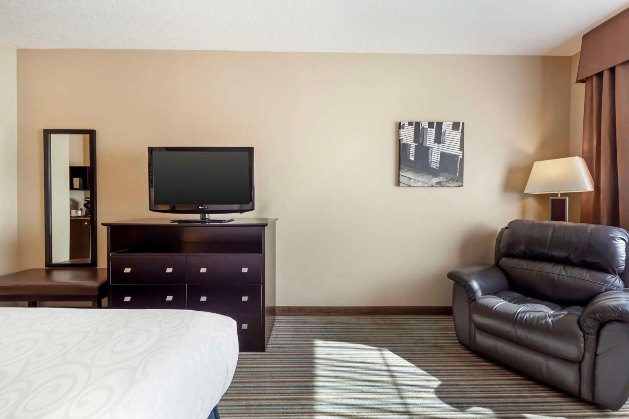 Best Western Plus Peace River Hotel & Suites Екстериор снимка