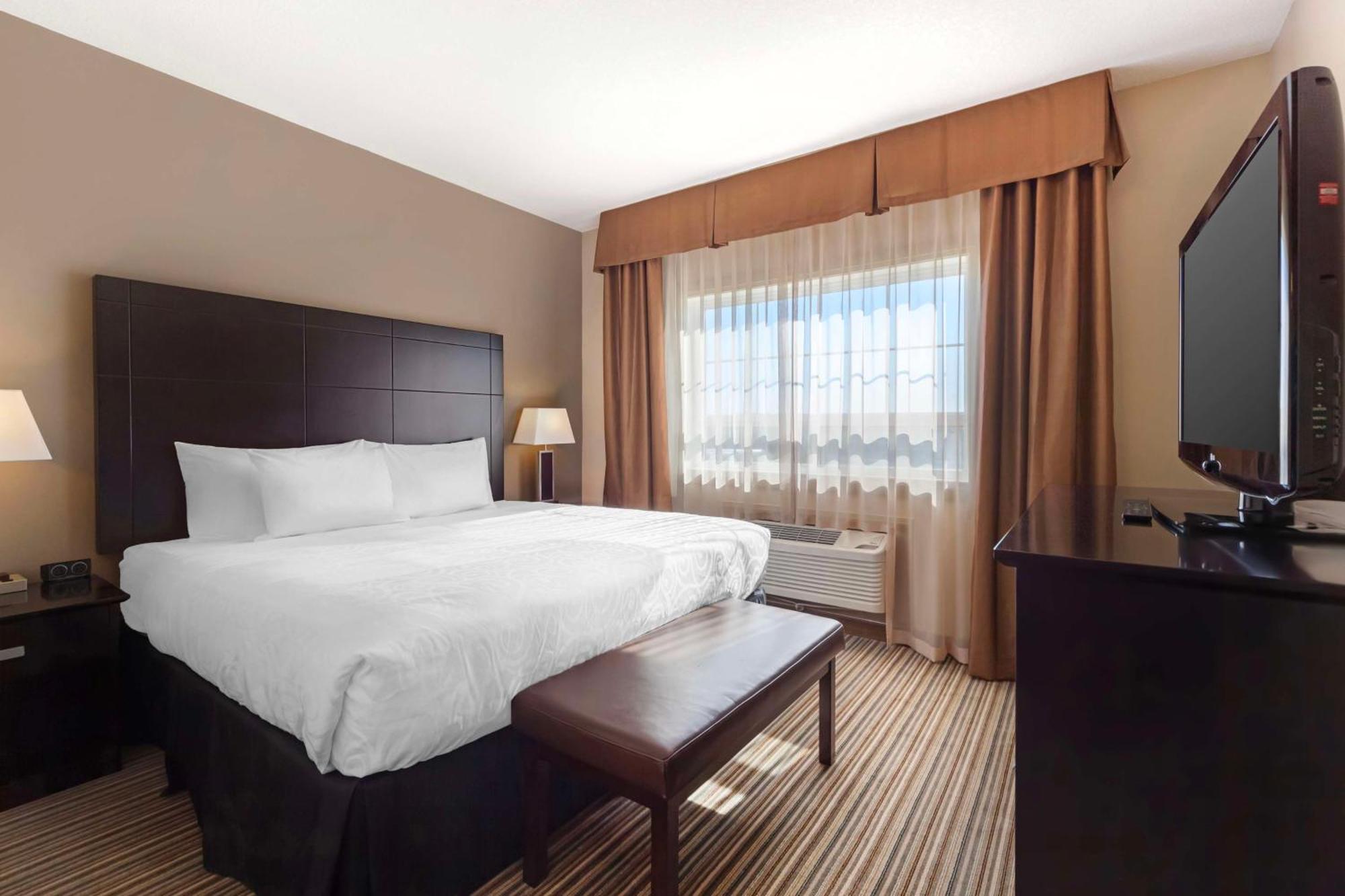 Best Western Plus Peace River Hotel & Suites Екстериор снимка