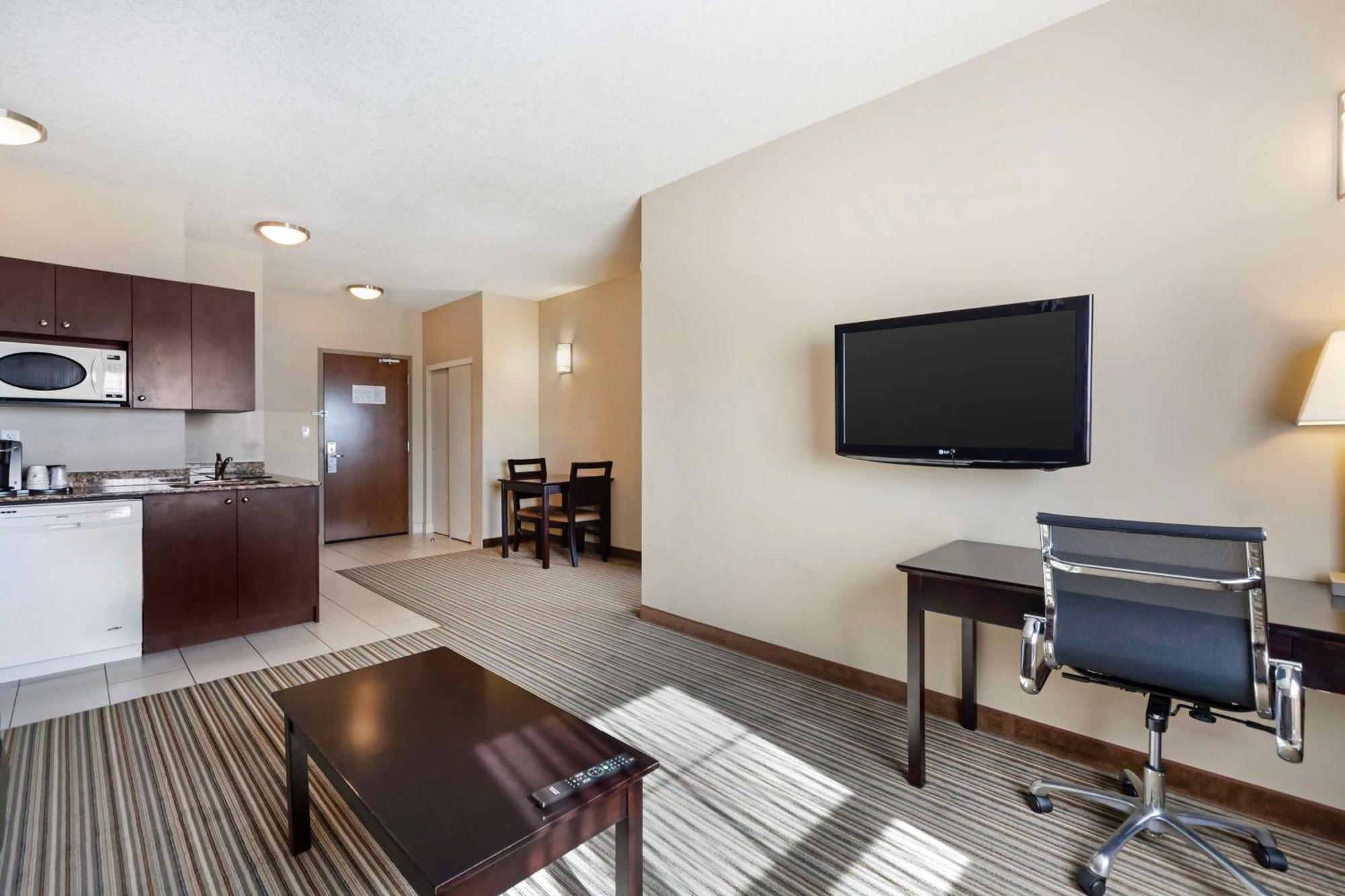 Best Western Plus Peace River Hotel & Suites Екстериор снимка