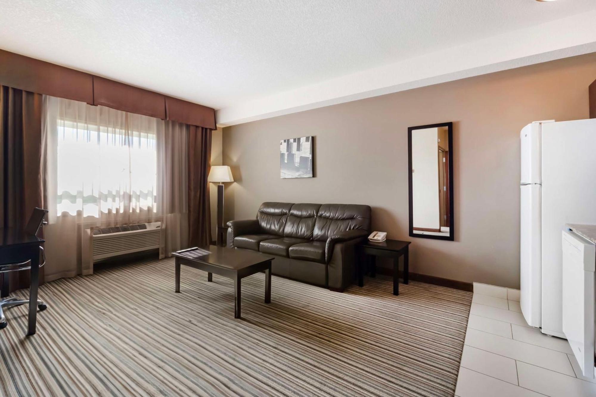 Best Western Plus Peace River Hotel & Suites Екстериор снимка