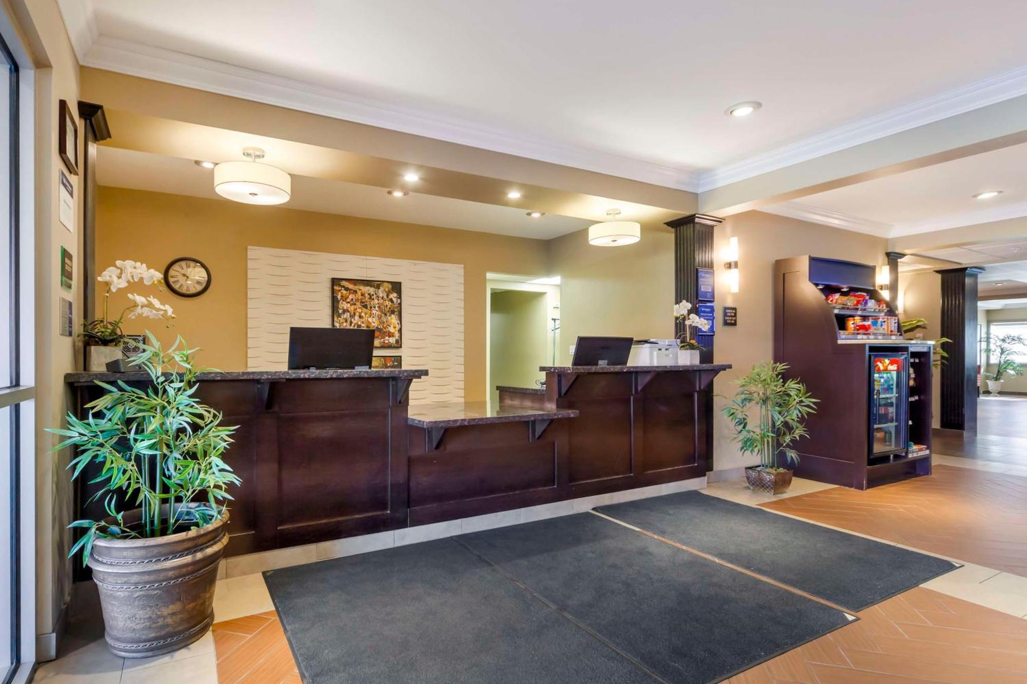 Best Western Plus Peace River Hotel & Suites Екстериор снимка