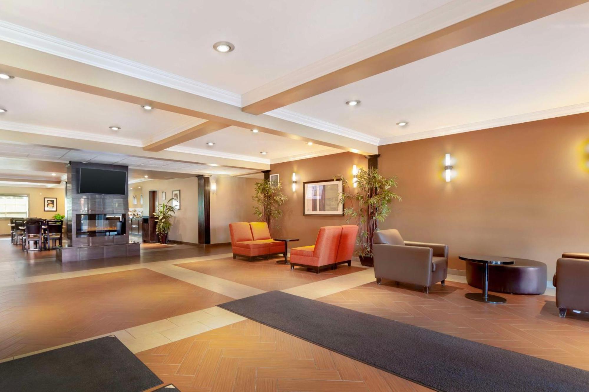 Best Western Plus Peace River Hotel & Suites Екстериор снимка