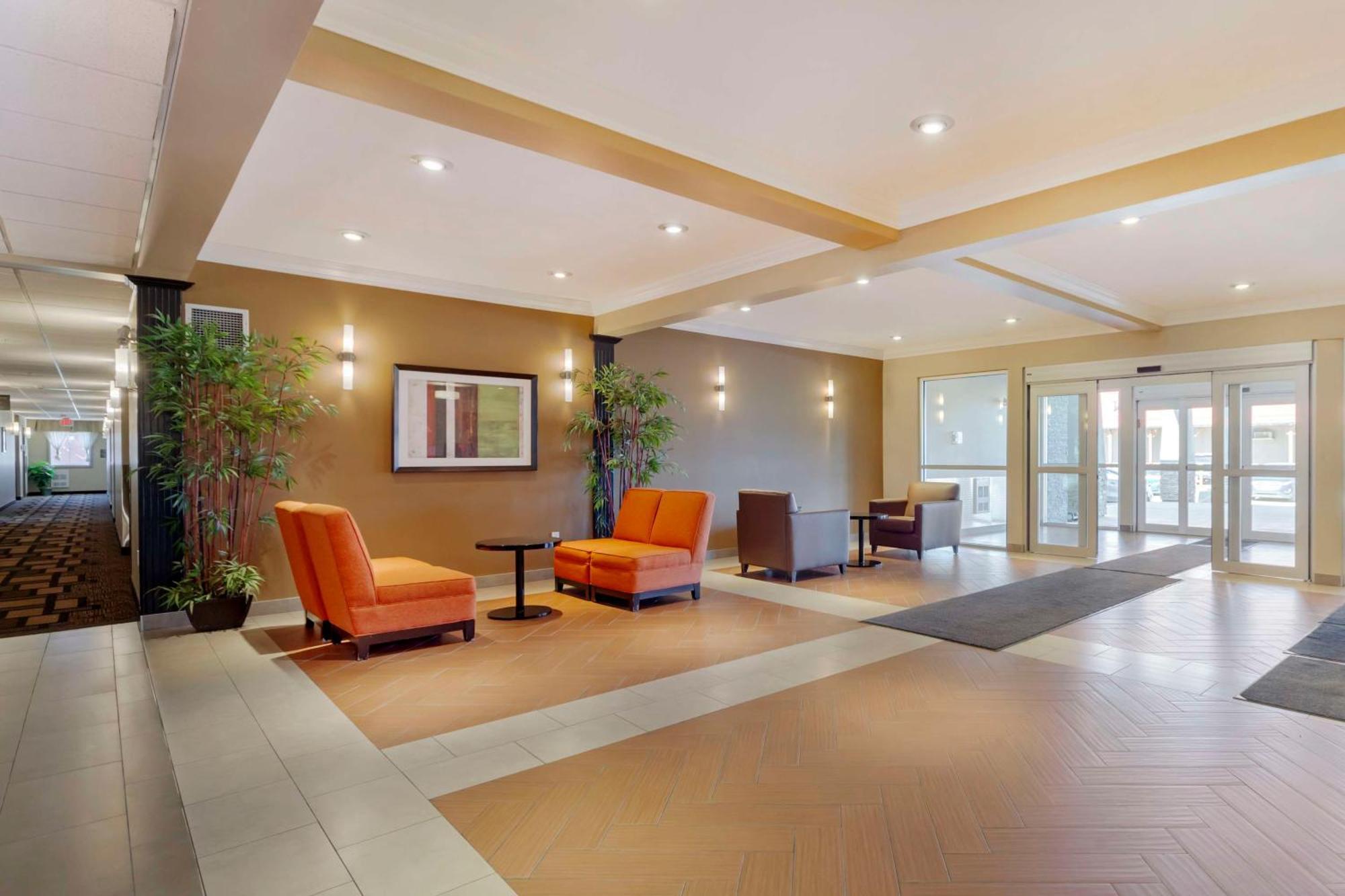 Best Western Plus Peace River Hotel & Suites Екстериор снимка
