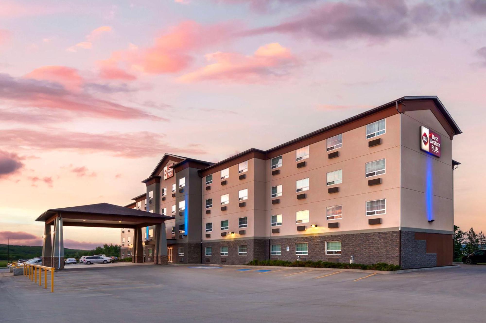 Best Western Plus Peace River Hotel & Suites Екстериор снимка