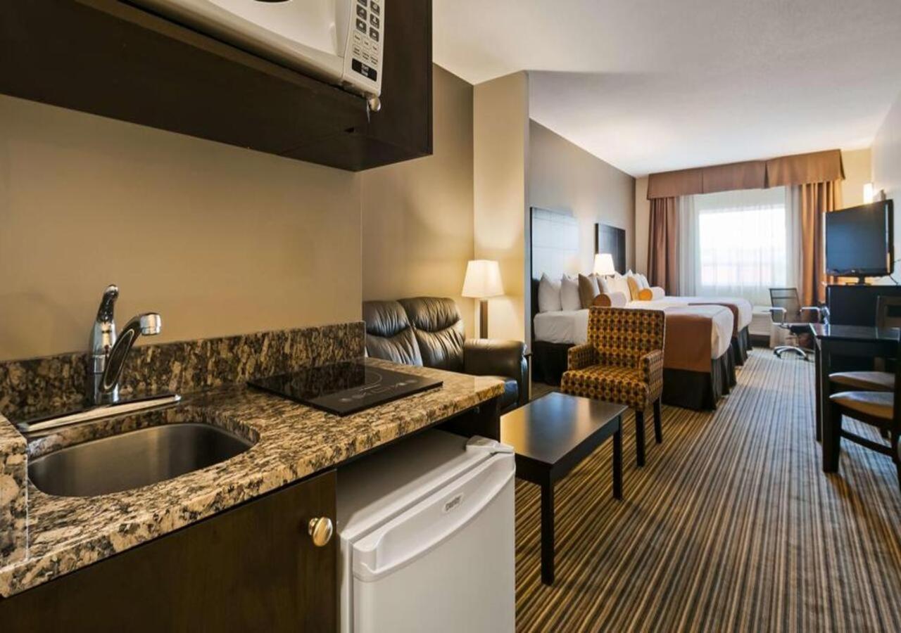 Best Western Plus Peace River Hotel & Suites Екстериор снимка