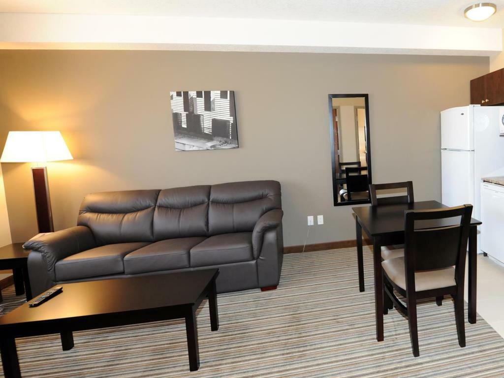 Best Western Plus Peace River Hotel & Suites Екстериор снимка